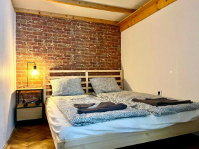 Apartment with FREE Parking